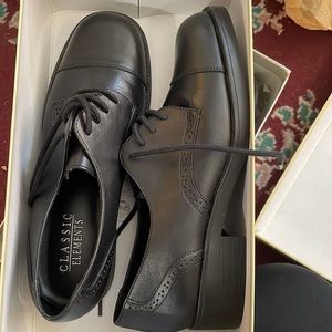 Classic elements black shoes. New